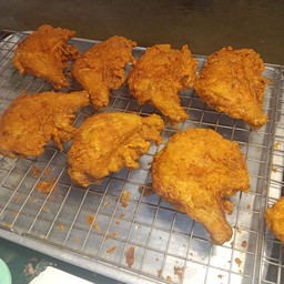 สะโพกไก่ทอด