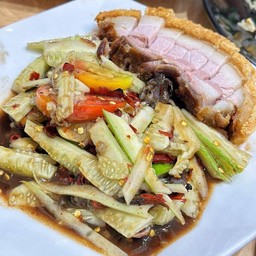 ตำแตงหมูกรอบ