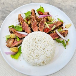 ข้าวยำสันคอหมูย่าง