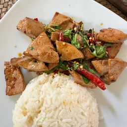 ข้าวกะเพราตับ