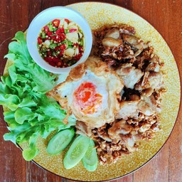 ข้าวไก่กระเทียม+ไข่ดาว