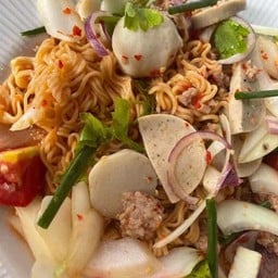 [เซตสุดฮิต] ยำมาม่ารวม + ยำมะม่วงปลากรอบ