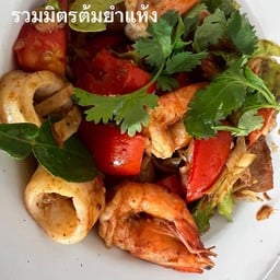 ผัดต้มยำแห้งราดข้าว