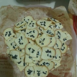 ขนมปังกรอบเนยนม+ช๊อคอัลมอนด์