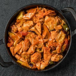 Spicy Stir-fried Chicken (ไก่ผัดเผ็ด)