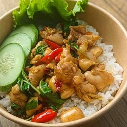 (ราดข้าว)ข้าวผัดกระเพราไก่พริกแห้ง