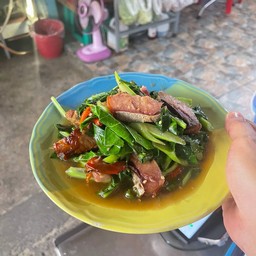 ผัดผักคะน้าปลาเค็ม