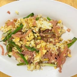 แหนมผัดไข่