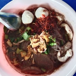 ก๋วยเตี๋ยวรสนิยม รสเด็ดดำเนิน โคกวัด