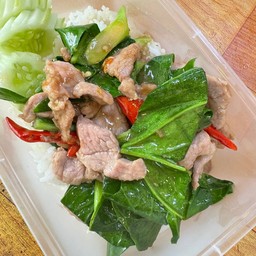 ข้าวคะน้าหมูชิ้น