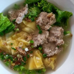 บะหมี่เกี๊ยวหมูสับ