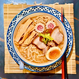 ราเม็งทงคตซึไข่ดองโชยุหมูชาชู(TonkotsuChashuRamen)