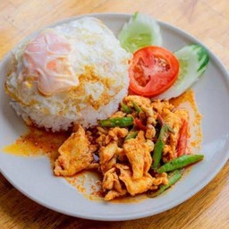 ข้าวพริกแกงไก่+ไข่ดาว