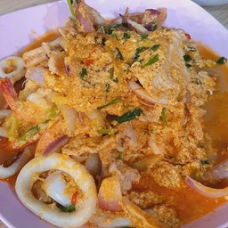 ผัดผงกะหรี่รวมมิตร(กุ้ง,หมึก,ไก่)