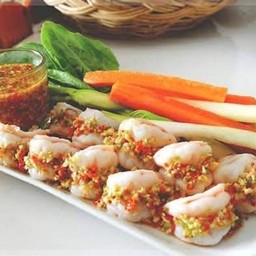 กุ้งมะนาว (กุ้งลวกสะดุ้ง น้ำจิ้มจี๊ดจ๊าด ผักเคียงตามฤดูกาล)