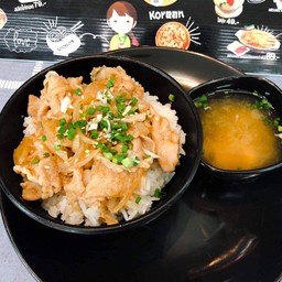 ข้าวหน้าหมูตุ๋น+ซุปมิโชะ