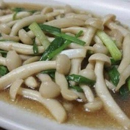เห็ดชิเมจิผัดน้ำมันหอย