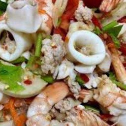 ยำบนเส้นรวมมิตร