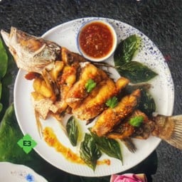 ปลากะพงทอดน้ำปลา