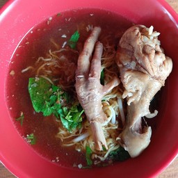 ก๋วยเตี๋ยวไก่ตุ๋น