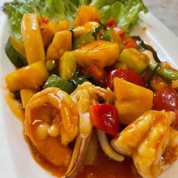 ผัดเปรี้ยวหวานทะเล