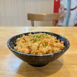 ข้าวผัดแซลมอน