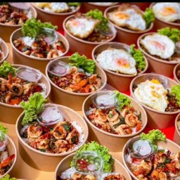 ครัวหลับปุ๋ย กระเพราไข่ข้น