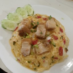 ข้าวไข่ข้นหมูกรอบ