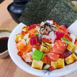 ข้าวหน้าปลาดิบรวม.