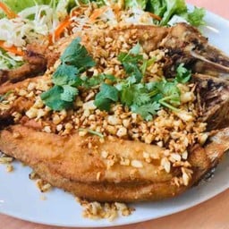ปลากะพงทอดกระเทียม(ตัว)