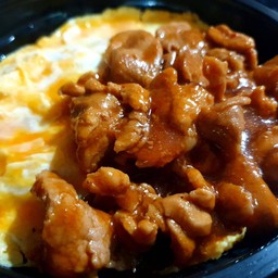 ข้าวไข่ข้น สันในหมูผัดซอสบาร์บิคิว