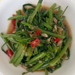 ผักบุ้งไฟแดงราดข้าว