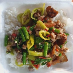ข้าวกระเพราหมูกรอบ+หมูสับ