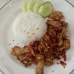 หมูทอดกระเทียมพริกแห้ง ราดข้าว