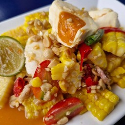 ส้มตำข้าวโพดไข่เค็ม