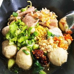 ก๋วยเตียวหมู หมูหมัก+ลูกชิ้นหมู