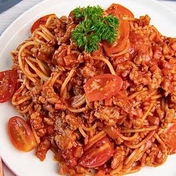 สปาเก็ตตี้ หมูสับซอสมะเขือเทศ