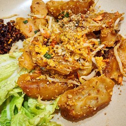 ผัดไทยเกี๊ยวซ่า