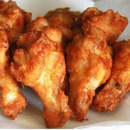 ชุดเล็ก ปีกไก่ + น่องไก่ทอด 5 ชิ้น  ข้าวเหนียว 1 ห่อนะจ๊ะ