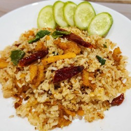 ข้าวผัดน้ำพริกกากหมู