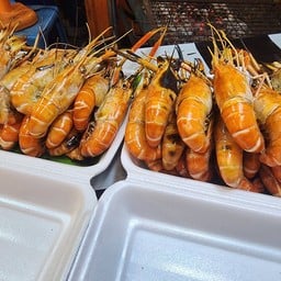 ฟินทอสกุ้งเผา ตลาดใหญ่มาก มาร์เก๊ต จอมเทียน ซ.12