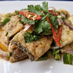 ลาบปลาทอด