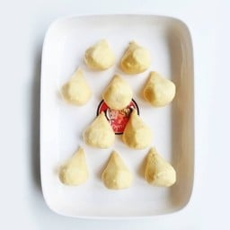 คริสตัลชีสทรัฟเฟิล