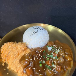 ข้าวไก่ทอดซอสกะหรี่+ซุปมิโซะ