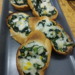 ปังผักโขมอบชีส