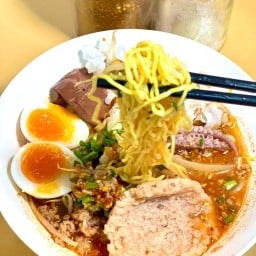 กินกิน เย็นตาโฟ ซอสเข้มข้น Yentafo Noodles 酿豆腐 ดอนเมือง