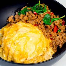 ข้าวไข่ข้นกระเพราหมูสับ