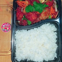 ข้าว ยำไก่แซ่บโคชูจัง