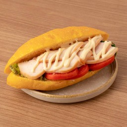 แซนด์วิชอกไก่รมควันกับพานินีฟักทอง