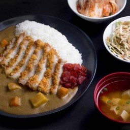 ข้าวหมูทอดแกงกะหรี่ญี่ปุ่น.กะเพรานรกแตก.(ประชาอุทิศ 59 นะค่ะ)